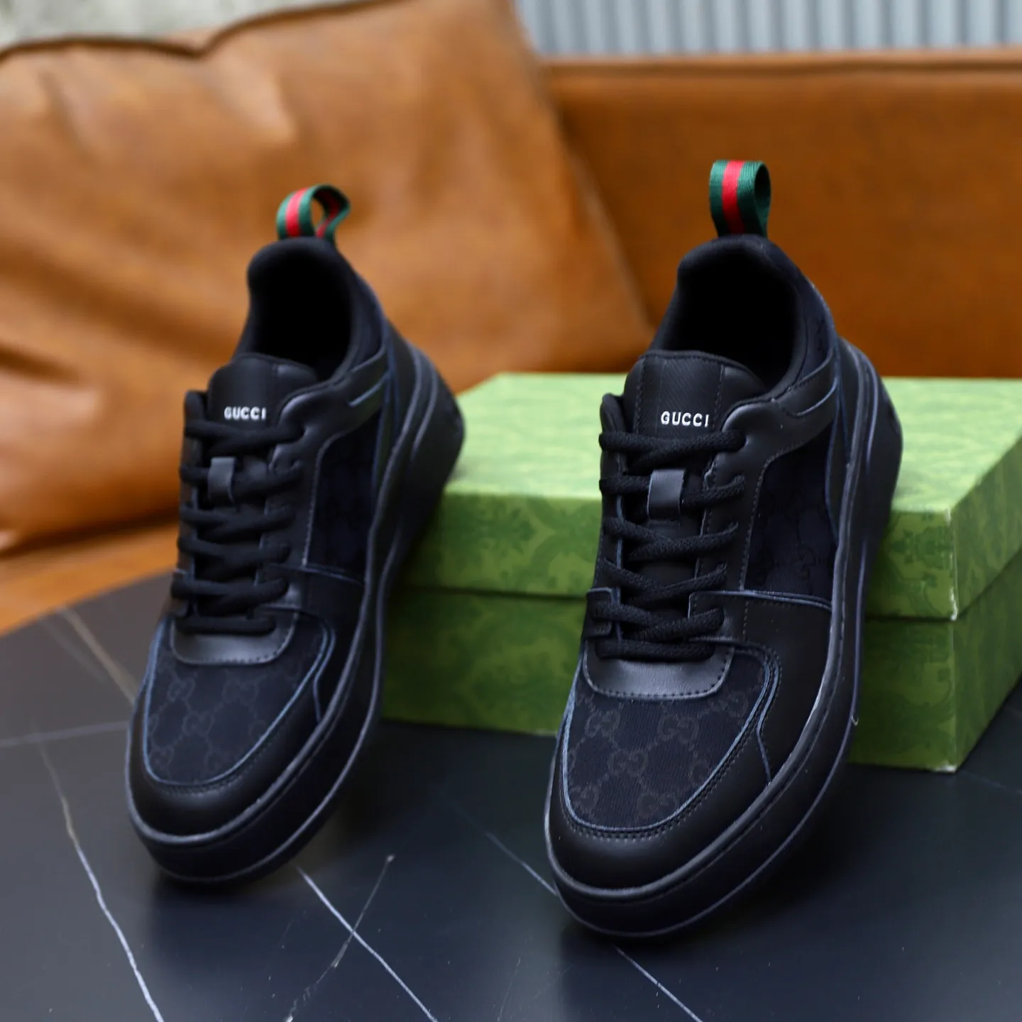 Ex-factory price: 420💰🙅‍♂️🙅‍♂️🙅‍♂️ Brand: GUCCI Standard code: 38-44 (45 customized) Grade: Same as the official website Material: Original cowhide material spliced with brand cloth Comfortable and breathable lining Lightweight and wear-resistant sports outsole Style category: Men's fashion casual shoes Running sports shoes Distinguished luxury brand elements Top luxury color: actual picture color